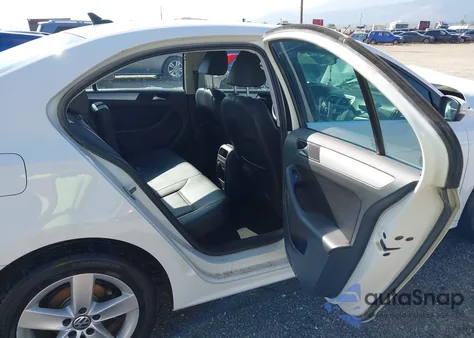 2012 Volkswagen Jetta Tdi from USA, damaged, VIN 3VWLL7AJ7CM424682